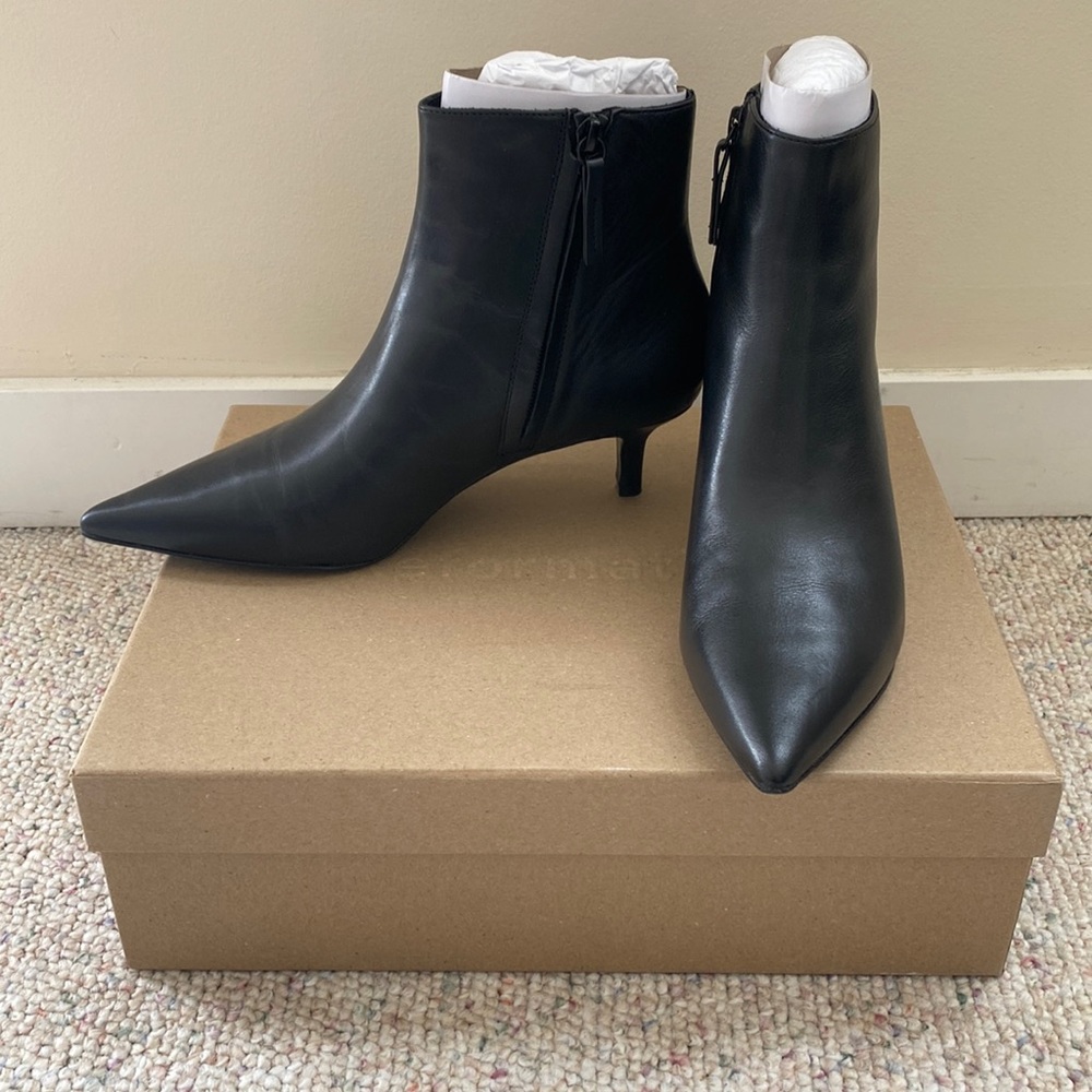 Black bootie! Too cute! Be comfortable and stylish. Comfort wear.